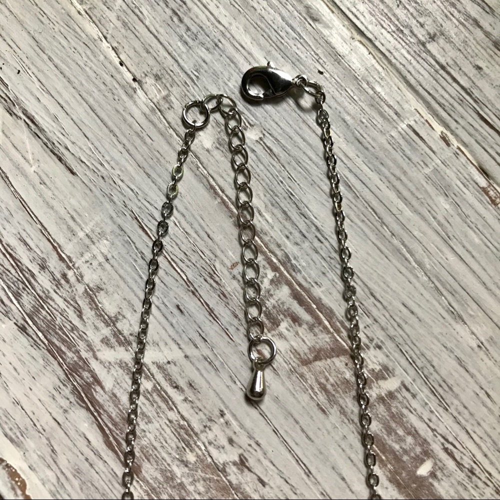 Small Chain-Free w/ bundle - Picture 3 of 3